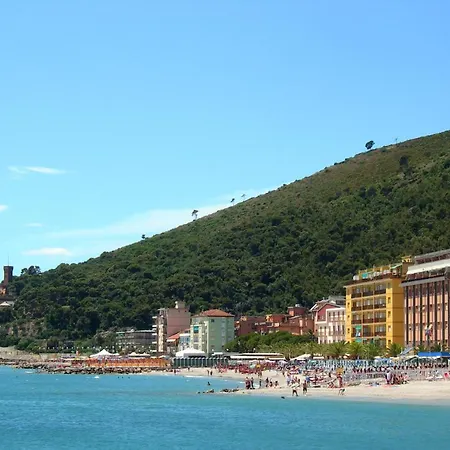 Tre Balconi Sul Mare Front Sea - Happy Apartament