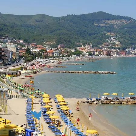 Apartament Tre Balconi Sul Mare Front Sea - Happy